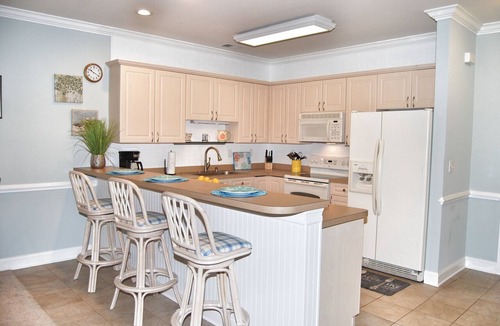 Central Myrtle Beach Condo | Golf Course & Pool View in the Heart of Myrtle Beach, SC-Magnolia Pointe