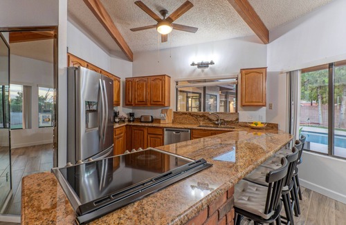 East Mesa House | Golf Course View, Sleeps 10, Remodeled Vacation Getaway, Pool, Putt Green, Fire Pit, Pool Table