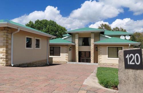 Clarens Villa | Golf Course View