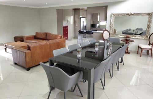 Clarens Villa | Golf Course View