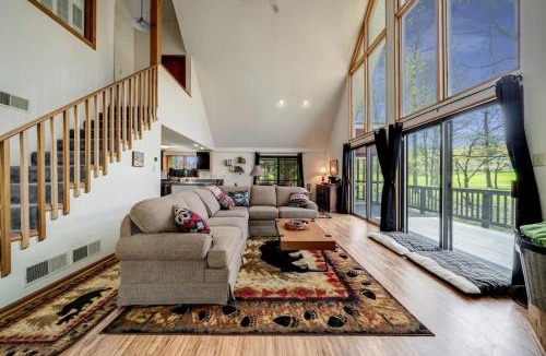 The Woods House | Golf Course Views Hot Tub Games & Pool Access