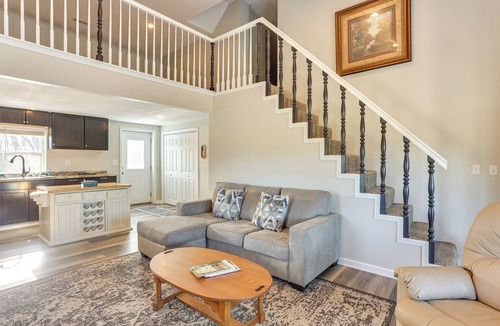 Oakland City House | Golf Course Views: Oakland City Retreat