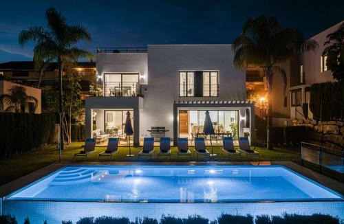 New Golden Mile Villa | Golf-Front Villa Private Pool Sleeps 8