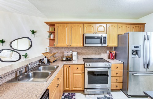 Fort Myers Apartment | Golf Getaway: Cape Coral Condo 1 Mi to River!