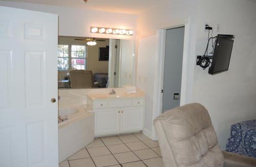 Calabash Apartment | Golf Resort Studion Villa 1202L in the Heart of NC Seafood Country