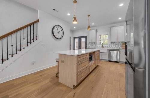 Lexington House | Golf Simulator | Hot Tub | Game Room | Pool Table