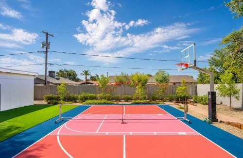 Mesa House | Golf Simulator Pool Sports Court Sleeps 24