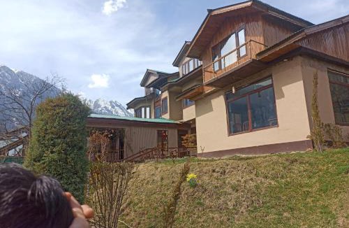Laripora Hotel | Golf view resort