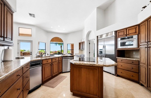 Red Mountain Ranch House | Golf Views for Days! Luxury Rental 3 King Suites. Heated Community Pool/Spa and Golf