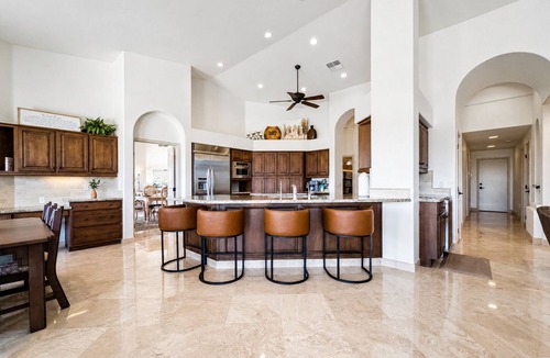 Red Mountain Ranch House | Golf Views for Days! Luxury Rental 3 King Suites. Heated Community Pool/Spa and Golf
