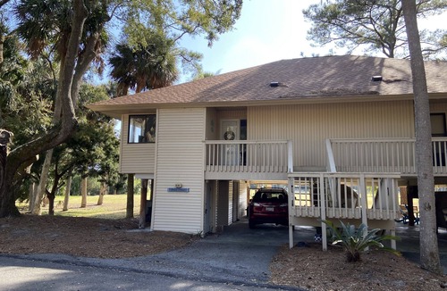 Ocean Ridge Condo | Golf views on 4th tee box. Close drive to beach. Clean linens provided for fee.