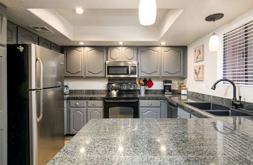 Paradise Valley Village Condo | Golf villa, views, walk to restaurants, shopping