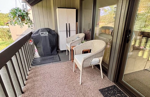 Diamondhead Condo | Golfers! 18th hole of Pine Golf Course in Diamondhead. 2 bedroom, 2 bath condo