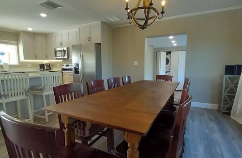 Melbourne House | GolfFront 4 Bed/3Bath Renovated Pool Home Sleeps14