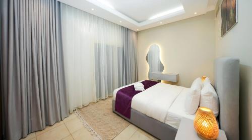 Al Hamra Village Villa | Golfside Villa with a Garden-Set Gazebo