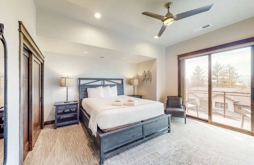 South Lake Tahoe Villa | Gondola Vista 5 Bedroom Villa