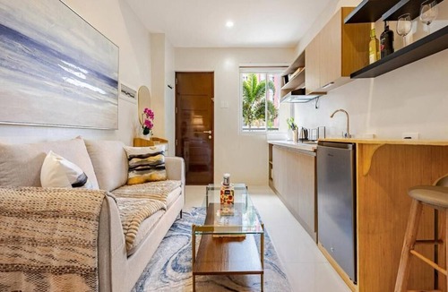 Basak Condo | Good for family of 3 or Couple condo with big pool and garden! 15mns to airport