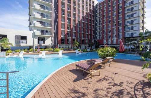 Basak Condo | Good for family of 3 or Couple condo with big pool and garden! 15mns to airport