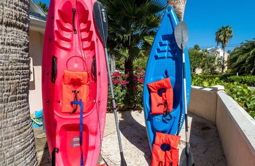 Rum Point Apartment | GOOD VIBES Botanical, Boho meet the Beach ,secluded beach with ocean views