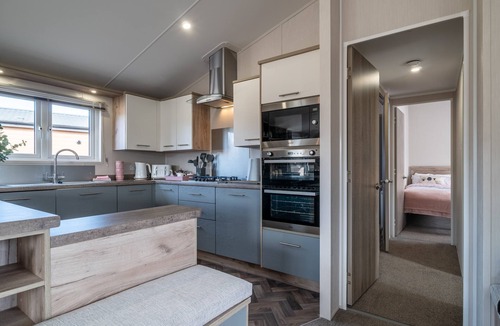 South Lakeland Leisure Village Ski Chalet | Goose Home Lodge - Modern two-bedroom lodge (dog-friendly)