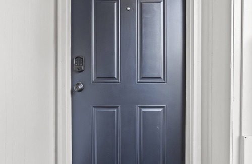 Mann Apartment | Goosetown Getaway - 10 min walk from downtown and campus