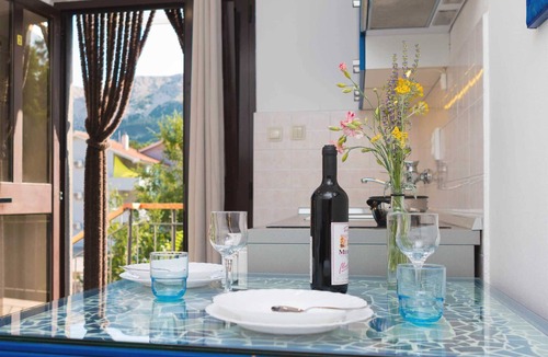 Jurandvor Apartment | Goran Studio 2 - Charming Couples Retreat with Parking