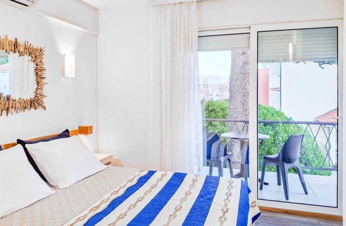 Jurandvor Apartment | Goran Studio 2 - Charming Couples Retreat with Parking