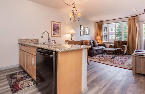 Mammoth Lakes Condo | Gorgeous 1 Bdrm at Mammoth's Juniper Springs Lodge
