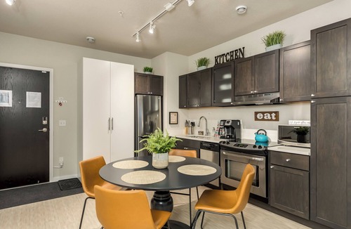 Powderhorn Apartment | Gorgeous 1-Bed Apartment-Walk to Uptown! Lightning Fast WiFi@In-Unit W/D@Keurig