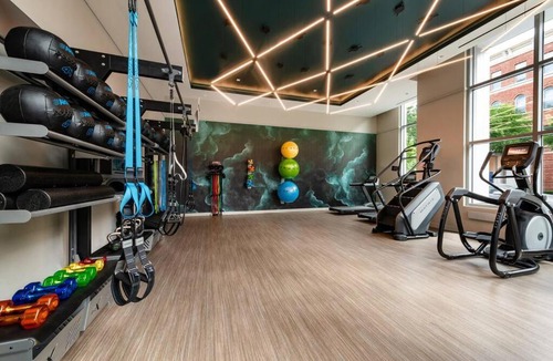 Clarendon Apartment | Gorgeous 1 Bedroom At Clarendon With Gym and Rooftop