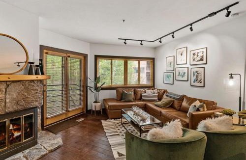 Deer Valley House | Gorgeous 1BR Steps From Lifts with Private Hot Tub