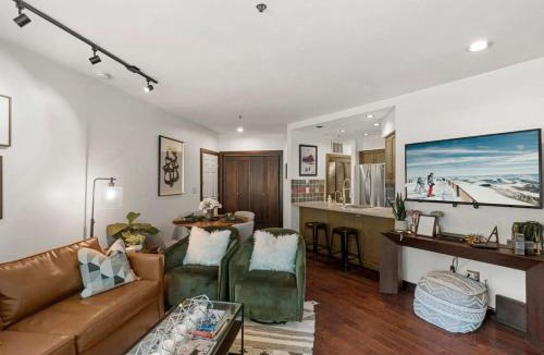 Deer Valley House | Gorgeous 1BR Steps From Lifts with Private Hot Tub
