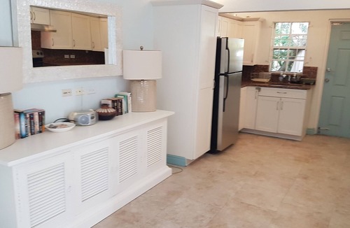Lascelles Villa | Gorgeous 2 bdr Fully AC Villa near Beaches in heart of Holetown Barbados