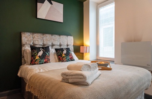 Bristol Old City Apartment | Gorgeous 2 bed apartment in Bristol City Centre