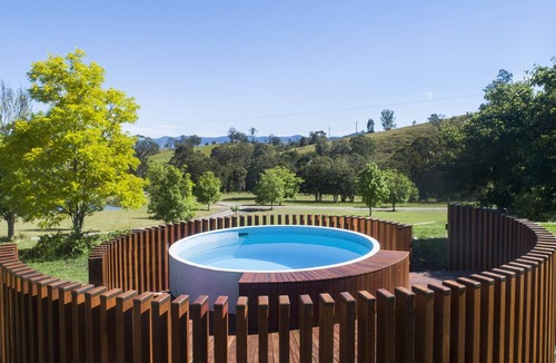 Mograni Cottage | Gorgeous 2 bedroom cottage at Mograni Creek Estate with vineyard, valley views