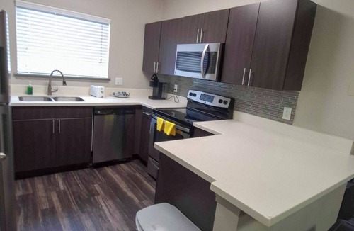 North Burnet Apartment | Gorgeous 2BR next to the Domain dn3y