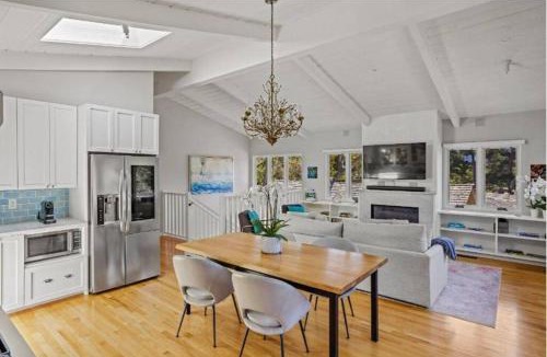 Southeast Carmel House | Gorgeous 3-bdrm home, walk to town and beach