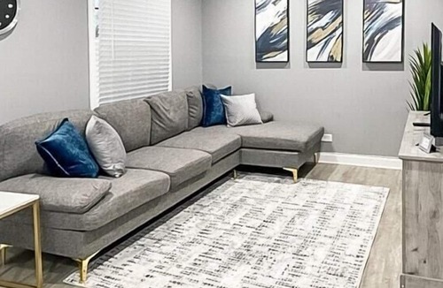 Park Forest House | Gorgeous 3 Bedroom Home