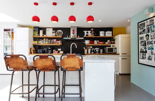 Stoke Newington House | Gorgeous 4BR with garden in Stoke Newington easy way to Central London, by Veeve