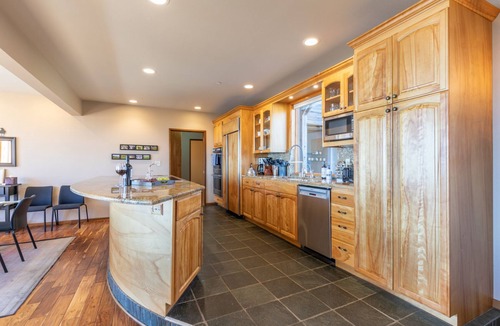 Dillon Beach House | Gorgeous 5 bedroom Home With Fabulous Ocean Views and 4 Master Suites