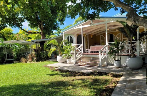 Speightstown Villa | Gorgeous 6 bedroom villa 4 mins walk to Mullins beach with private garden & pool