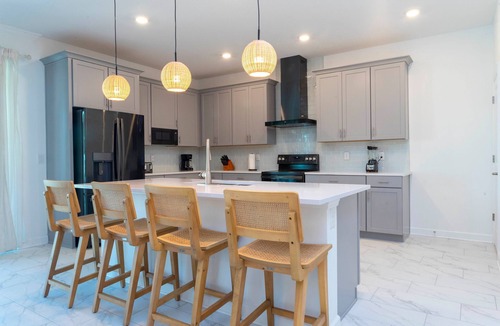 Melbourne Beach House | Gorgeous 8B 7BA Melbournbeach w Pool Dock Beach