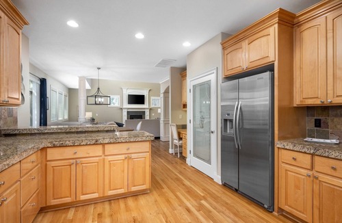 Bull Mountain House | Gorgeous and Comfortable, Pet Friendly, Huge Deck, Ping Pong, Game Room /w Consoles, Open Layout