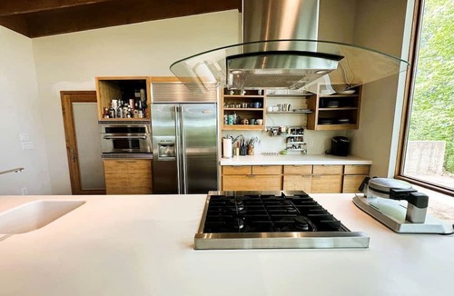 Edgemont Cabin | Gorgeous and Secluded Cabin with Lakefront Views and a Rooftop Terrace, Perfect for a Peaceful Weekend Away