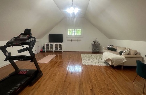 East Atlanta House | Gorgeous and spacious 4 bedroom plus office in East Atlanta Village!