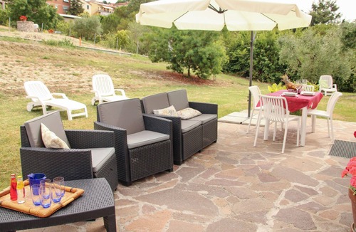 Nugola Apartment | Gorgeous apartment in Collesalvetti with WiFi
