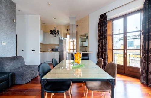 Santa Cruz Apartment | Gorgeous Apartment with Swimming Pool and Cathedral View