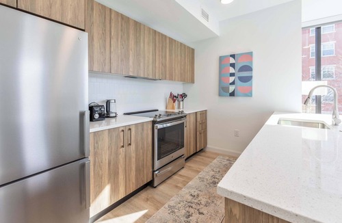 Fenway–Kenmore Apartment | Gorgeous Apt with Kitchen