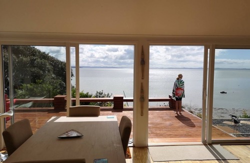 Clarks Beach House | Gorgeous beachfront Kiwi Bach!