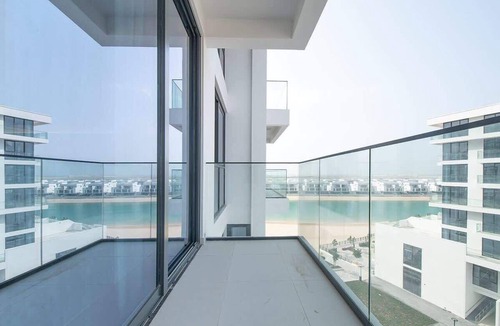 Al Hamriya Apartment | Gorgeous Beachfront Studio in Blue Bay Walk
